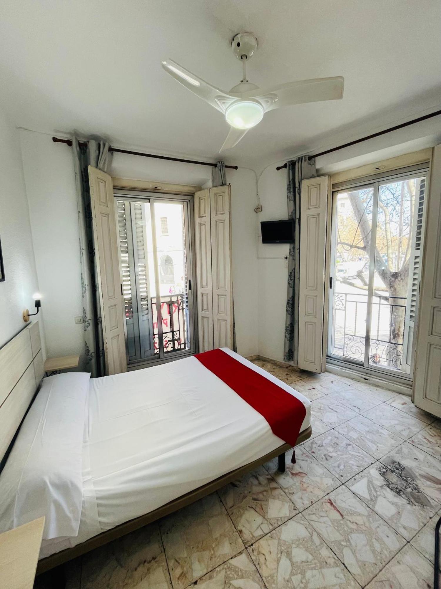 Pension Rivera Madrid Eksteriør billede